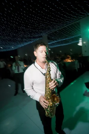 Gustime Saxophone and DJ music Australia 7